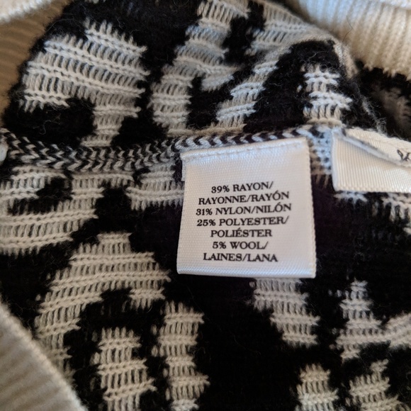 Ann Taylor Black & White Abstract Print Sweater - Picture 3 of 6